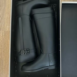 Burberry rain boot